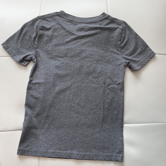 Abercrombie kids gray and red T-shirt - Picture 3 of 4